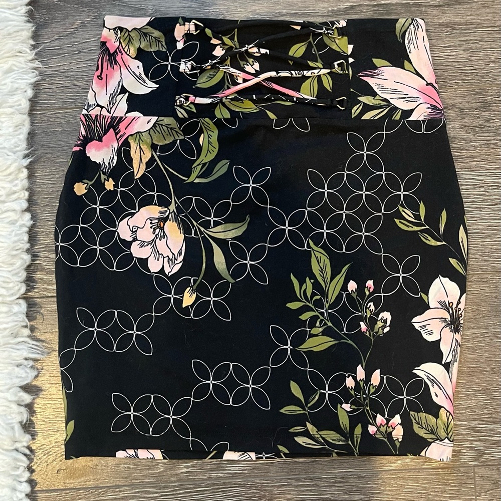 Guess skirt